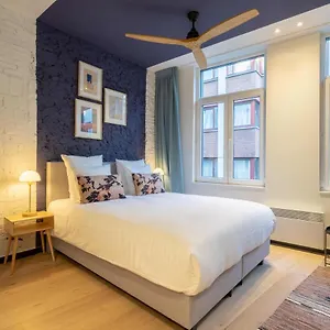 https://the-blue-parrot.hotelsghent.com